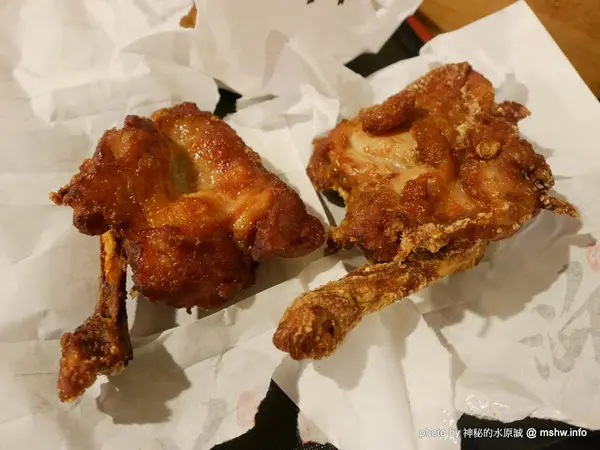 【食記】台北Rounin からあげ 浪人炸雞-丸龜名物-骨付鳥專賣店@中正博漢區相機街-捷運MRT台北車站 : 炸而不膩, 重口味的四國香川特產! 的確是還蠻好吃的呢!        
      