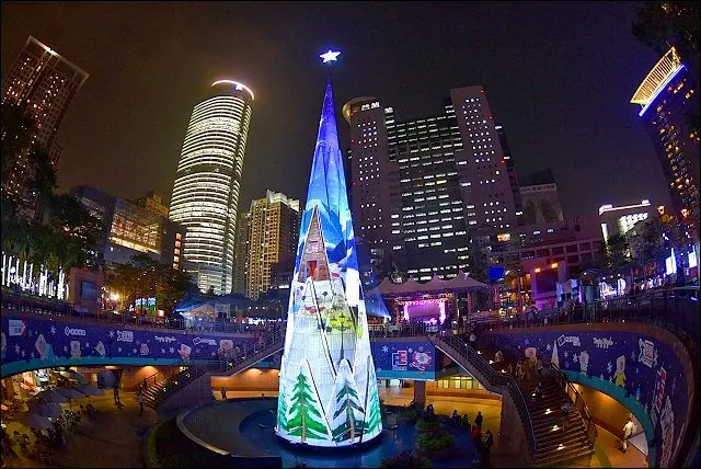 《捷運板南線/板橋站》2015新北市歡樂耶誕城11/20今天正式開城~市府員工帶路必看亮點燈區.賞燈路線活動列表.五大百貨餐廳周邊美食小吃懶人包奉上!