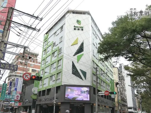 【台中住宿】葉綠宿：CP值高平價環保旅館，陪睡小盆栽一夜好眠；逢甲住宿推薦首選，近逢甲夜市