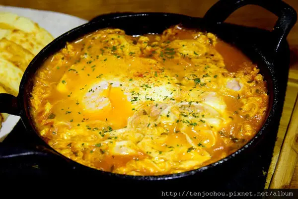 花花，甲飽沒【台北食記】CnF - Cuisine & Flavor東區西班牙料理推薦！以色列早餐好吃又特別！