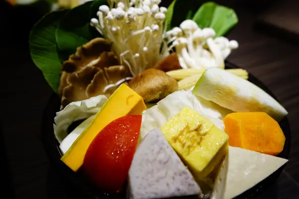 聚北海道昆布鍋(大墩店)-美食商大墩食衣2 樓-時尚現代空間-餐點一樣用心        
      