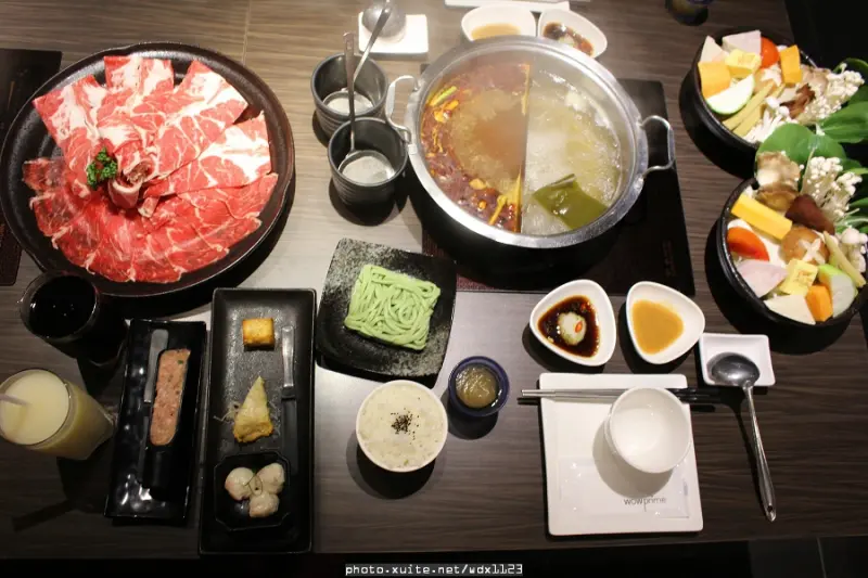 聚北海道昆布鍋(大墩店)~食材新鮮×服務好~104.11.19