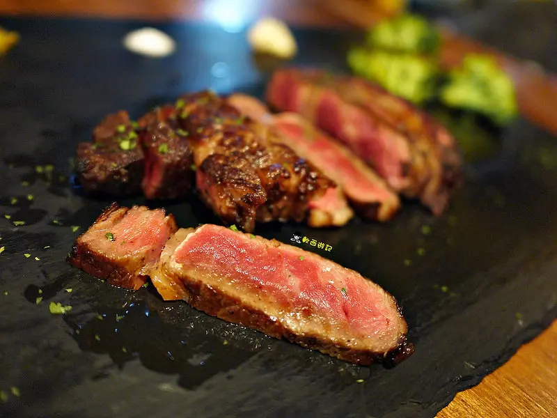 [食記]台北松山區 OFFICE by mastro 民生社區美食 氣氛小餐館 2016年全台100大餐廳網路決選第1名 *附完整菜單 有WIFI 不限時* 肋眼牛排/義大利麵/燉飯/早午餐 近捷運南