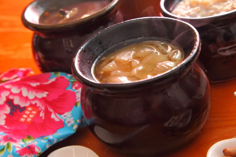 [新竹竹北]十二小時才能成就出的美味 !時間與炭火淬鍊的極致好湯！瓦香煨湯-竹北勝利店 - 大手牽小手。玩樂趣