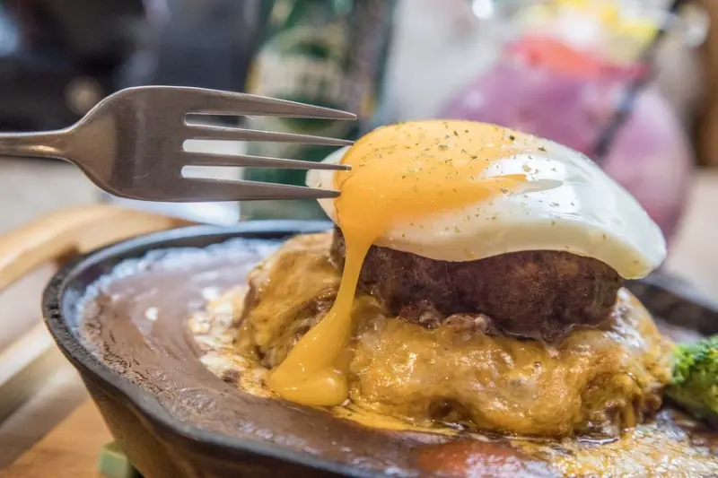 [桃園中壢]食尚玩家推薦！中原夜市人氣爆錶的咖啡廳！好咖 howcup curry cafe - 大手牽小手。玩樂趣