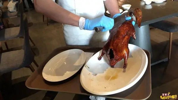 台中南屯美食粵菜料理》与玥樓粵菜餐廳菜單價位大公開！快來朝聖~座落於忘憂森林般的景觀特色餐廳~公益路必吃美食小吃餐廳推薦。