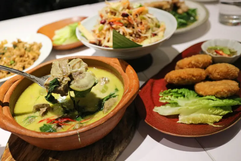 (忠孝復興站)台北東區泰式料理-莎瓦迪卡泰國菜-Sawadica,創新的榴槤入菜,美味度加分,東區聚餐約會,宴客場所