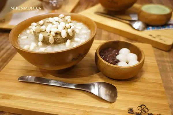 [食記]新竹東區 薏仁抹茶冰淇淋來新竹了!!! 減糖配方養身健康 烏龍焙茶薏仁茶香喜歡 日本明治冰淇淋 東南街新開幕        
      