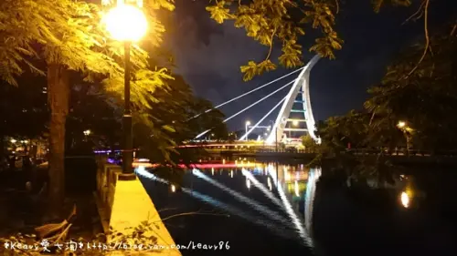 ★台南市區★【新臨安橋】讓台南的夜變彩色了。