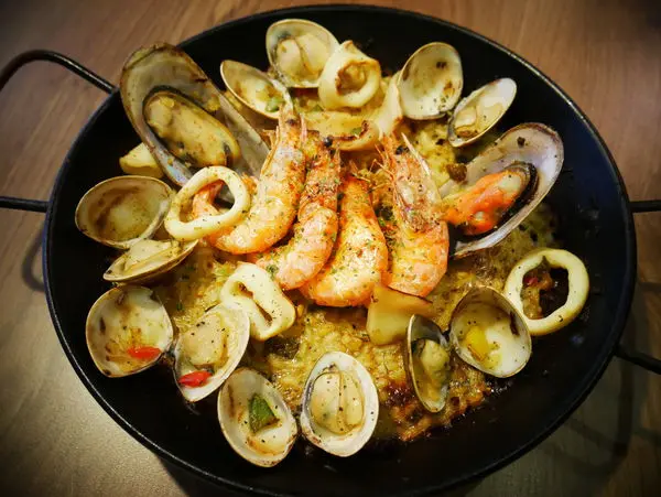 【魯尼餐廳 Luni Café(信義店)】兼具美味與新意的地中海餐酒館