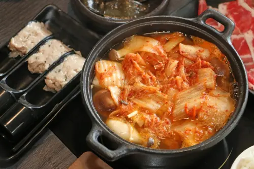 雲林斗六平價火鍋七品鍋物》物超所值的平價鍋物 嚴選新鮮食材 老饕就愛這鍋好滋味 【旅人狂潮@玩拍札記】