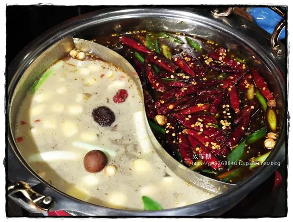 【台北】捷運信義安和站。單點式麻辣鍋/鴛鴦鍋/夜貓族宵夜「紅麻辣老鍋」正宗四川麻辣湯底，香麻好味道