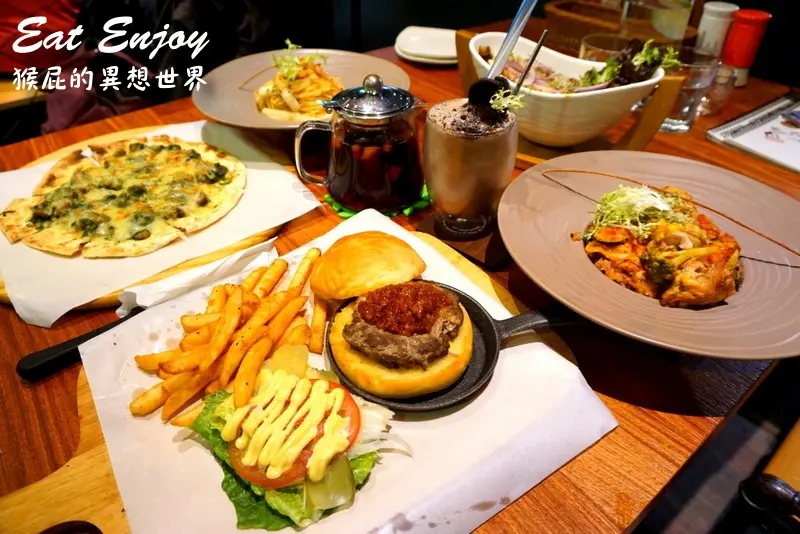 【新北新店】Eat Enjoy意享美式餐廳！義大利麵、披薩、漢堡、燉飯都好好吃！店狗法鬥超可愛、寵物友善餐廳、有wifi！(捷運新店區公所站)(文末抽獎)