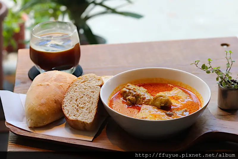 |台北內湖‧咖啡館| 《Caffe le MANI琢手咖啡》挑高舒適空間的工業風設計風格咖啡館.捷運葫州站