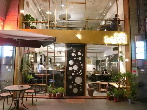 【內湖優質咖啡推薦】Caffè Le MANI 琢手咖啡~南洋咖哩佐麵包、芥末火腿巧巴達香濃順口~充滿異國情調的印尼曼特寧不但甘醇還帶有獨特迷人藥草香喔!        
      