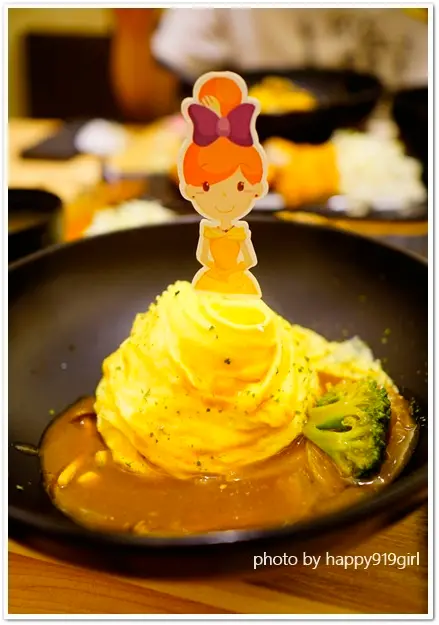 [高雄]漢神巨蛋旁。讓女孩兒難以抗拒的公主風蛋包飯★五目坊