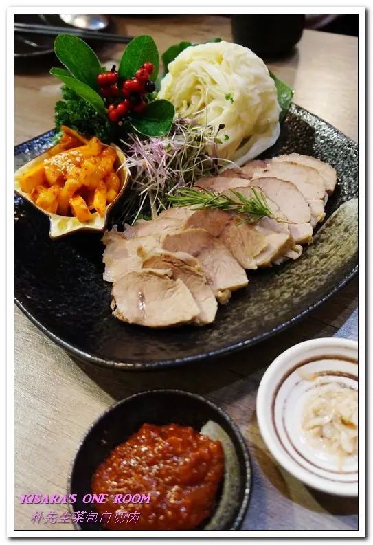 東門韓式料理．符合台灣口味的韓國家庭料理專門店──朴先生菜包白切肉        
      