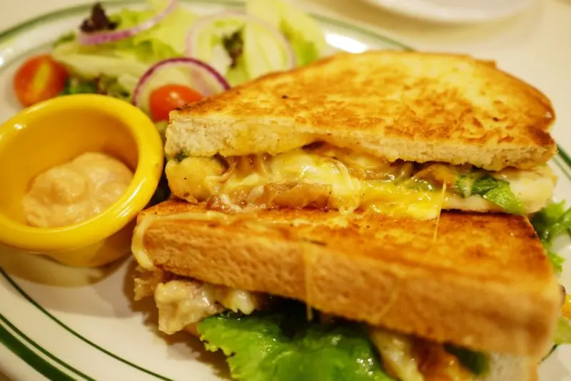 【台北】東區 YumYum Deli 強烈美式風格‧懷舊美國風！想吃快餐車三明治不用跑紐約啦～阿嬤的台式滷肉新創意♥♥♥