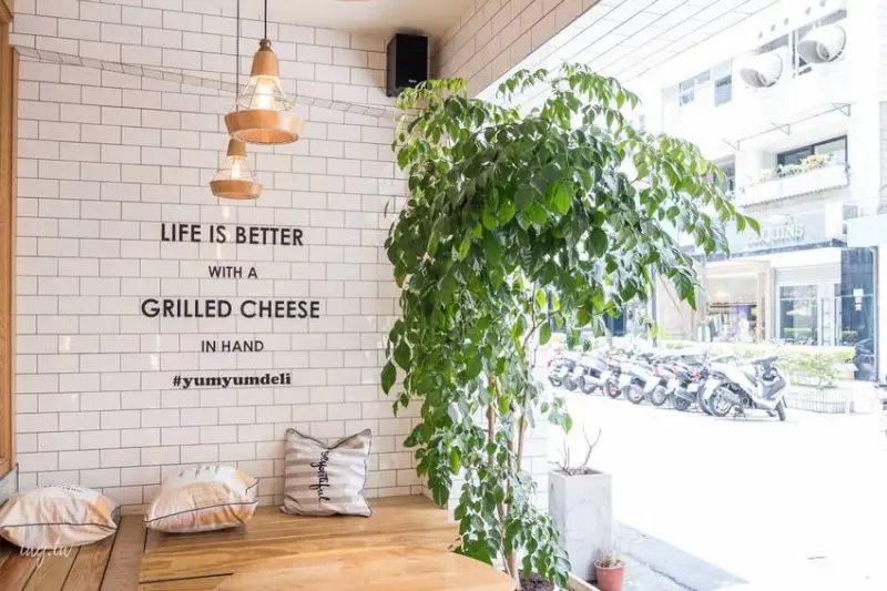 YumYum Deli 東區216巷IG打卡熱門店．創意美式乳酪三明治