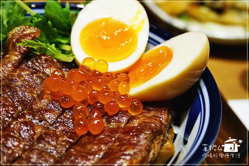 [捷運美食-市政府站] 開丼 燒肉vs丼飯(微風松高店)。地表最強超省荷包的高檔肉塊吃爽爽