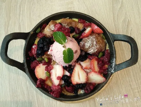 omocafé ♥ 早午餐下午茶好去處  ♥ 招牌麵包布丁好滋味 ♥ 天母SOGO