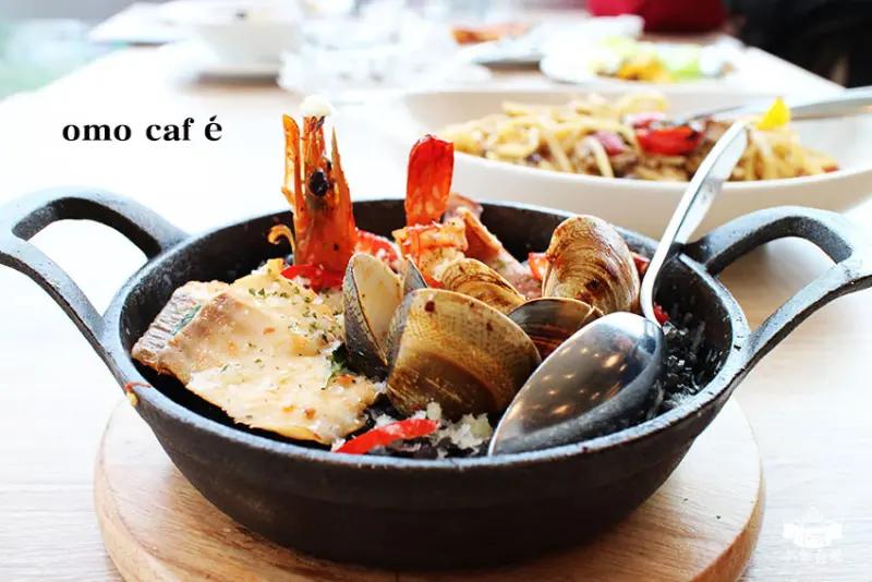 【台北天母美食】『愛評體驗團』『omocafé』早午餐/下午茶/天母SOGO五樓/經典義式料理/高廣角視野