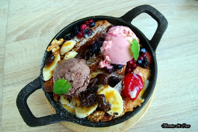 omocafé不設限的餐飲風格/獨家手工可頌麵包布丁(捷運淡水線芝山站)(天母Sogo館5F)