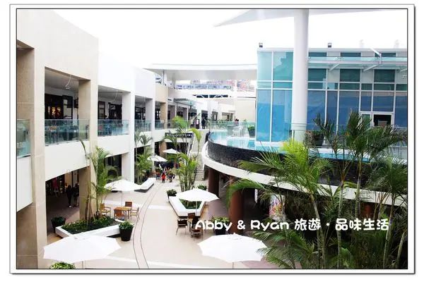 【台北景點．林口】MITSUI OUTLET PARK～南洋風情打造的林口三井 Outlet ．超多日系必吃美食進駐～獨家引進日本十多家的排隊名店．人氣伴手禮 率先引爆！