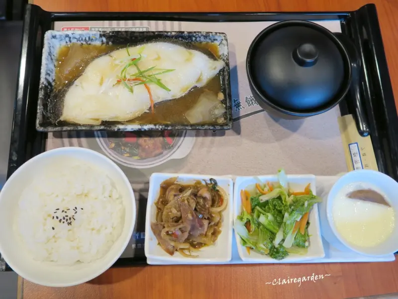 [南崁菜鳥覓食記] 餓人谷有間客棧人文茶館~澎湃料多椰香南洋海鮮麵