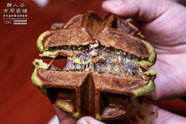 餓人谷有間客棧人文茶館|桃園市蘆竹區古色古香複合式餐廳二訪；簡餐/下午茶/甜點/多人合菜/冬季鍋物/兒童遊戲間/盪鞦韆；商務、好友聚餐、殺時間、雜誌看到飽的多功能好地方。