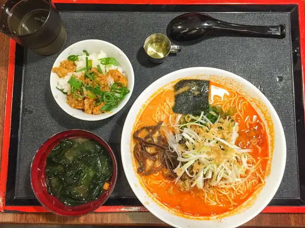 哲麵林森店 - 略像泡麵的辣蝦味噌