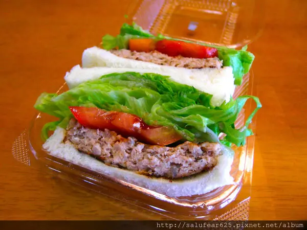 【食記】台中南屯｜日式麵包口感軟嫩細緻、皮薄餡多，款款美味讓人無法自拔的「品麵包」