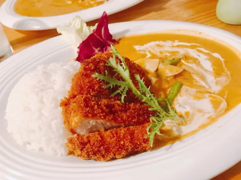 來自東京代官山的正統日系咖哩！必點炸豬排蔬菜湯咖哩～
