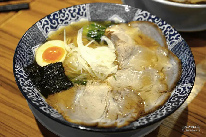 雞玉錦拉麵.桃園華泰名品城▋日本連續四年排隊第一名，來自秋田縣的雞湯拉麵