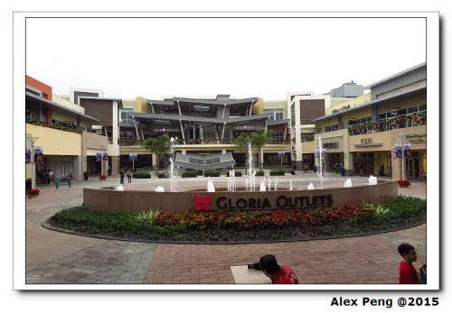 桃園-高鐵桃園站-GLORIA OUTLETS華泰名品城+雞玉錦拉麵台灣一號店