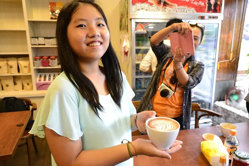 自己親手烘焙出來的咖啡喝起來就是不一樣.另外還有咖啡拉花的體驗喔~雲林山海線之旅二日