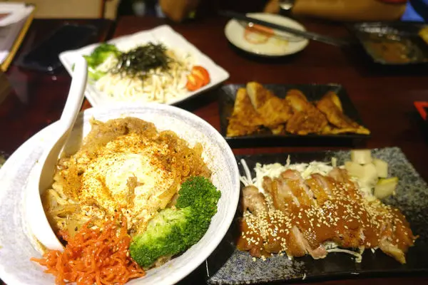 酒食憩‧溫馨能盡情把酒言歡的家庭好料，味噌豆腐燒讓人平凡中見驚奇!!!