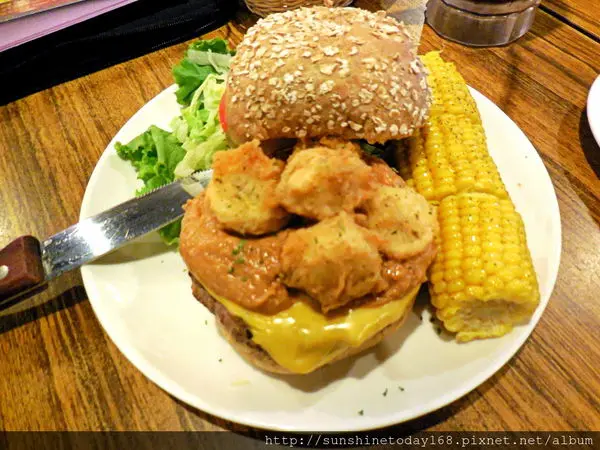 國父紀念館早午餐 / 美式漢堡 / 下午茶「the Chips美式餐廳光復店」---份量十足的美味美式料理!      
