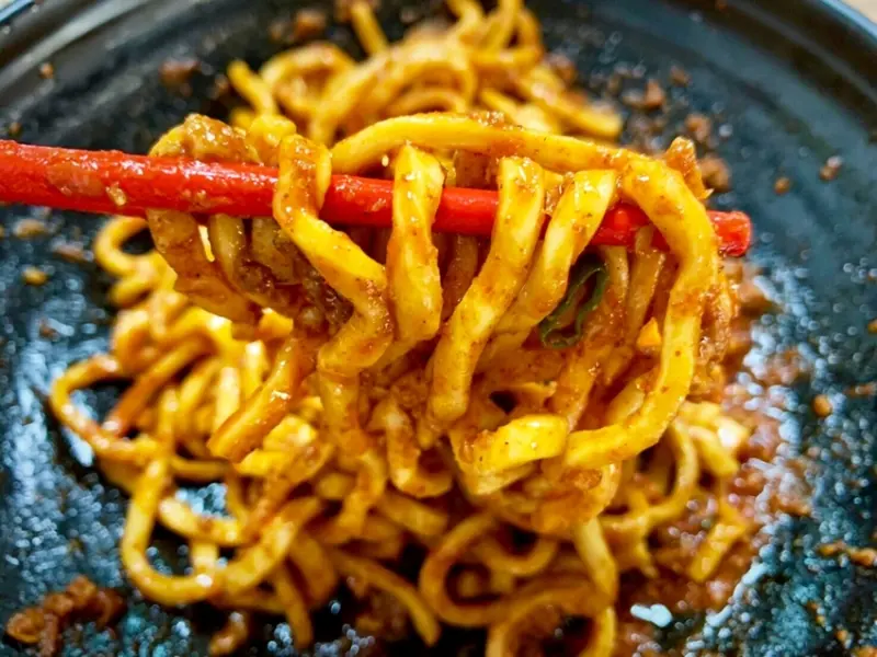 台北麻辣美食/吳興街大王麻辣乾麵，隱藏版超級辣乾麵，真的辣到會神遊 - Ann‧榜哥‧生活事務所