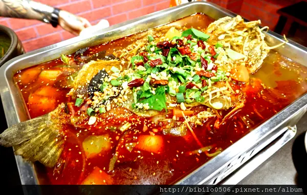 台北萬華 又到了冬天吃鍋的季節 西門町 好久不見原創麻辣燙 吃到飽/單點秤重 隨你點 藝人白雲哥開的店/西門捷運站『文末有詳細店家資料』