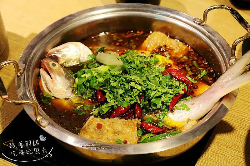 【羽諾食記】『子辣。個人。麻辣』❤小巨蛋火鍋 個人麻辣鍋推薦❤停車便利