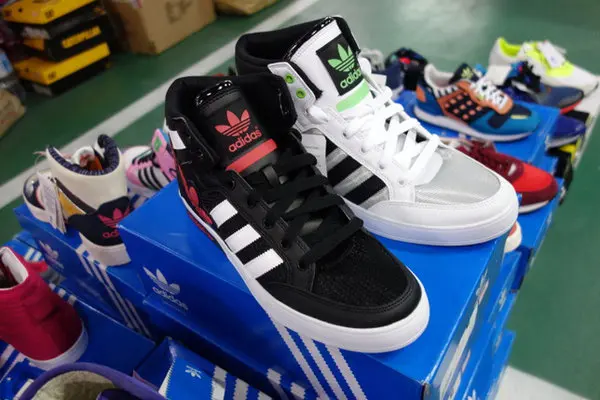 新北板樹體育館特賣會Nike adidas PUMA各大運動品牌鞋款服飾2折起 儀大名牌童裝2.2折起(12/20止)