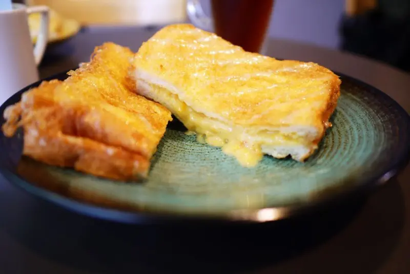 【新北】板橋 鴛鴦早午茶 早餐‧漢堡‧三明治‧香港流沙西多士‧隱藏在市場內的早午餐店♥♥♥