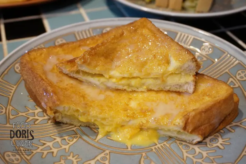 ♚食記♚新北板橋 黑加侖櫻桃鴨胸堡 鴛鴦脆炸雞腿堡 香濃花生雞多士 貓王三文治 出前一丁豬扒湯麵  招牌流沙西多士 花生煉乳奶醬多 香港絲襪奶茶 咸檸七 港式檸檬茶 福源花生醬 早午餐 排隊店 捷運板