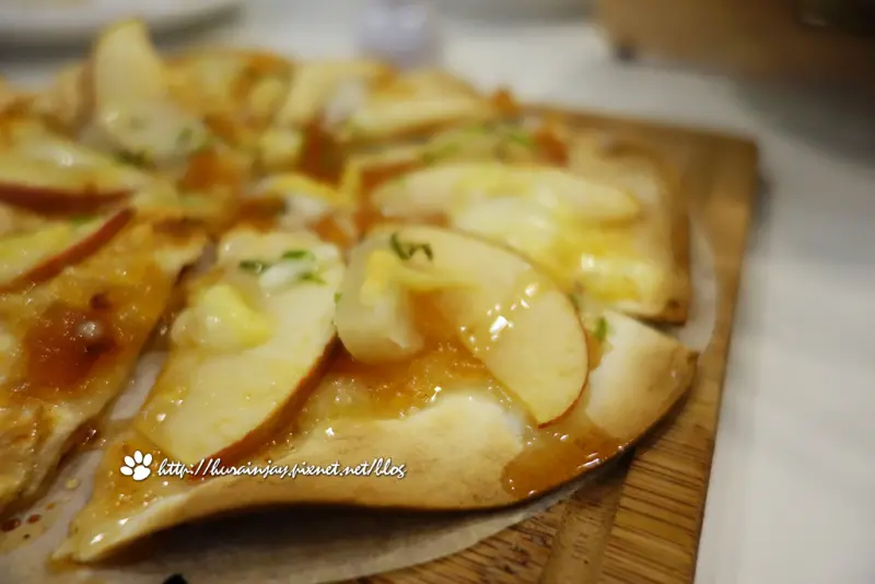 【食記】台北‧捷運公館站‧索瓦咖啡Sowa Cafe（台北台大店）‧文青與健康美食的結合 #早午餐 #輕食 #Pizza #沙拉