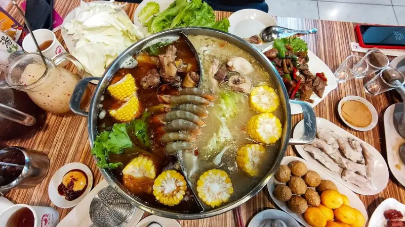 入秋了~準備進補了，中壢老字號薑母鴨有新湯底，胡椒豬肚雞湯實在美味