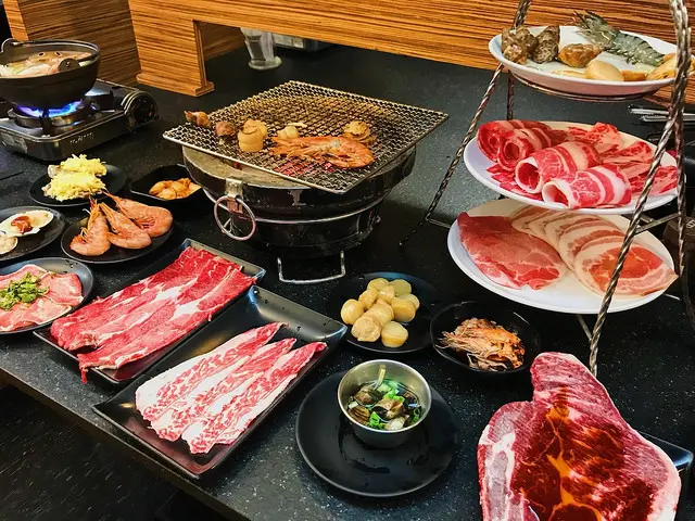 【中和】燒惑日式炭火燒肉｜澎湃肉類燒烤吃到飽＊