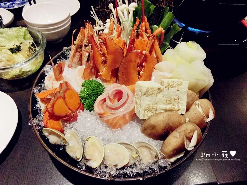 御閣手作すし。季節限定的波士頓龍蝦鍋物!嚴選新鮮海鮮食材!豪華享受!各式各樣的日式料理!外帶還享8.9折優惠!