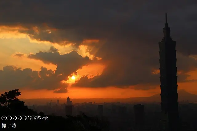 爬到累到不要不要的象山自然步道,夕陽、101、台北信義百萬夜景初體驗~