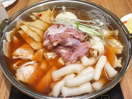 TIGERTOPOKI泰一格年糕火鍋 - 嫌錢太多沒地方花的話可以一試